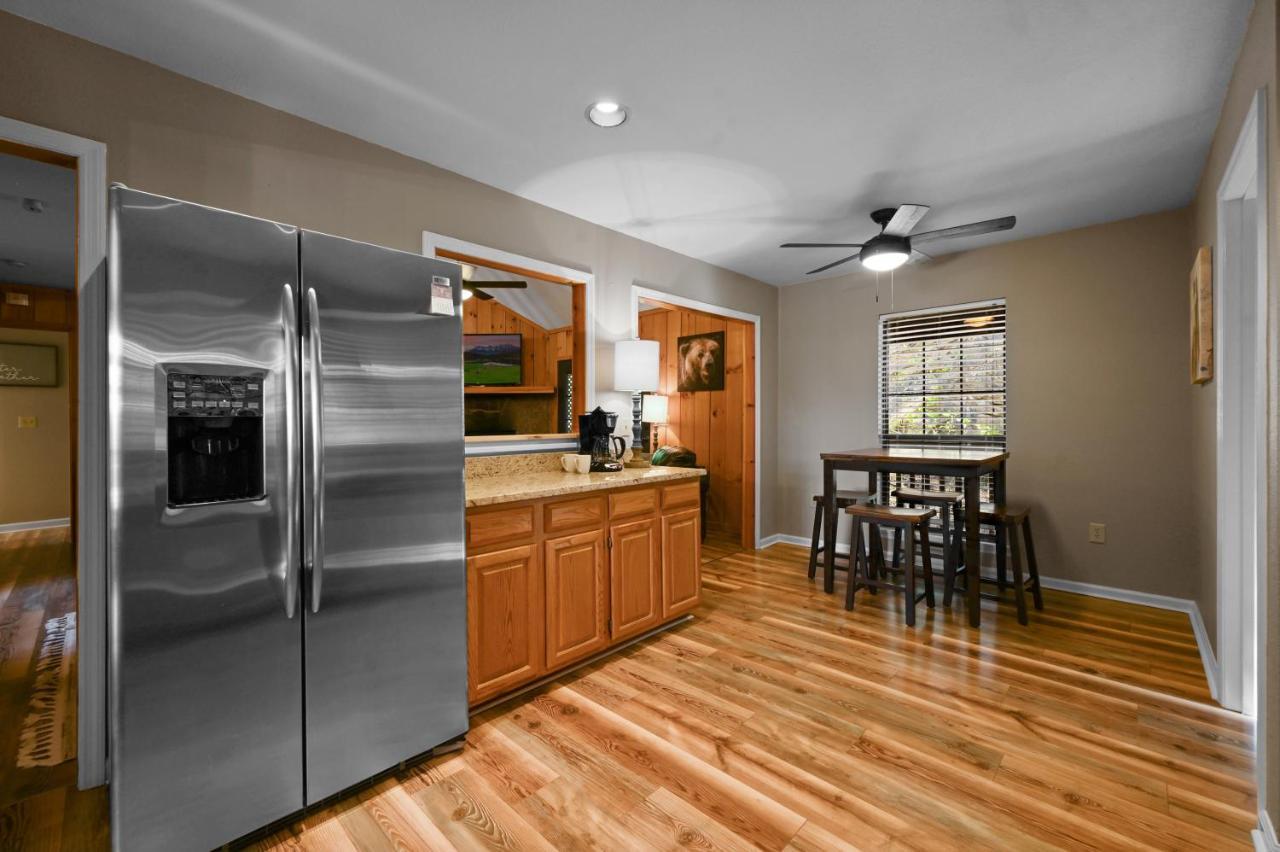 Private Mountain Cabin, Hot Tub Escape In The Smokies, With The View Sevierville Extérieur photo